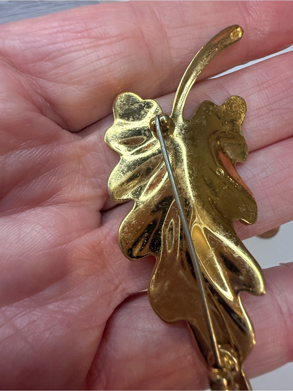 Monet Gold Leaf Brooch vibrant Monet - Picture 4 of 6